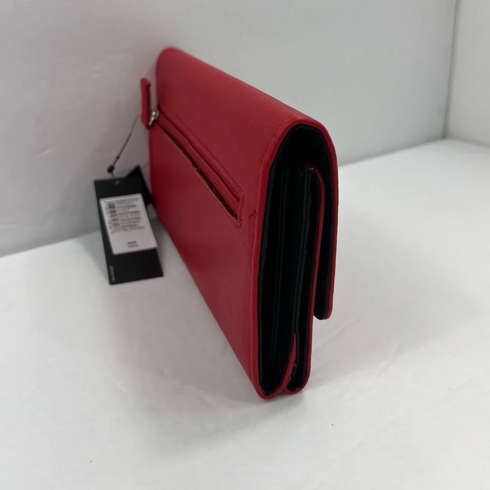 ⭐️TAHARI💯 WOMENS RED, WALLET, VEGAN LEATHER, RFID PROTECTED LINING - Picture 4 of 16